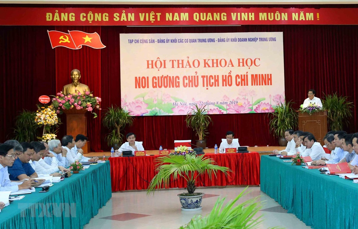Noi gương Chủ tịch Hồ Chí Minh để thiết thực xây dựng Đảng