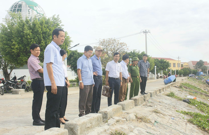 Tăng cường thu gom, xử lý rác thải sau mưa lũ