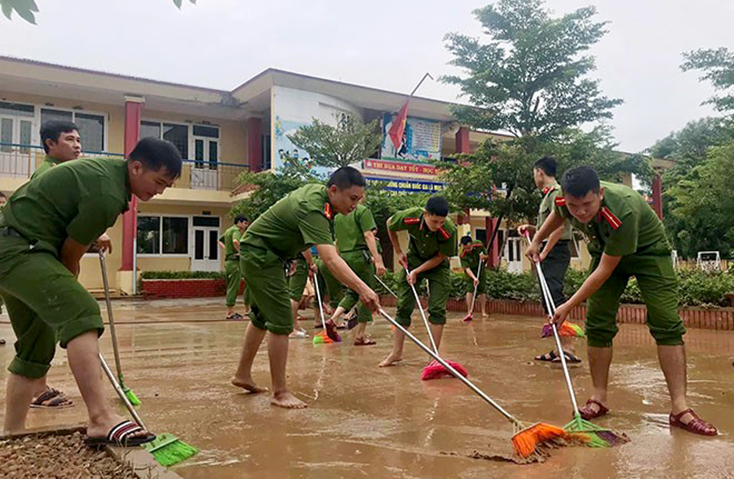 Công tác vệ sinh môi trường trong mùa mưa bão: Nhanh chóng, kịp thời, chủ động
