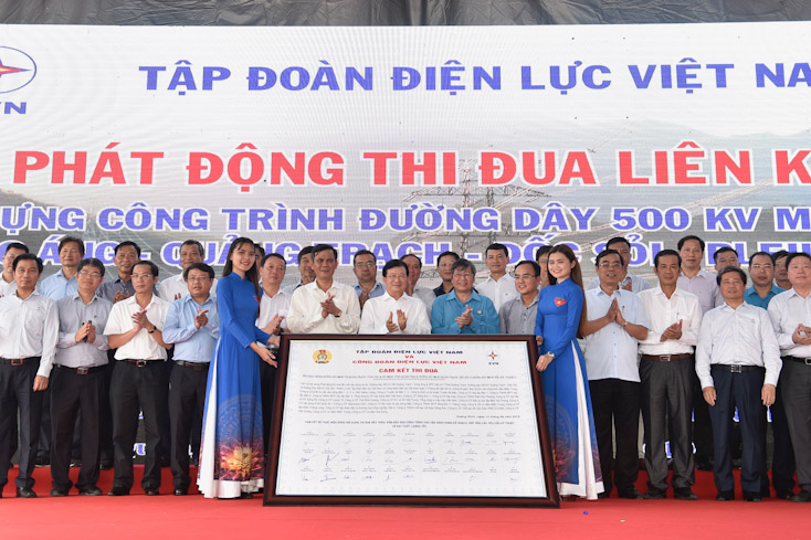 Đồng chí Phó Thủ tướng Trịnh Đình Dũng thăm và làm việc tại Quảng Bình