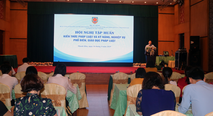 Tập huấn kiến thức pháp luật và kỹ năng, nghiệp vụ phổ biến, giáo dục pháp luật