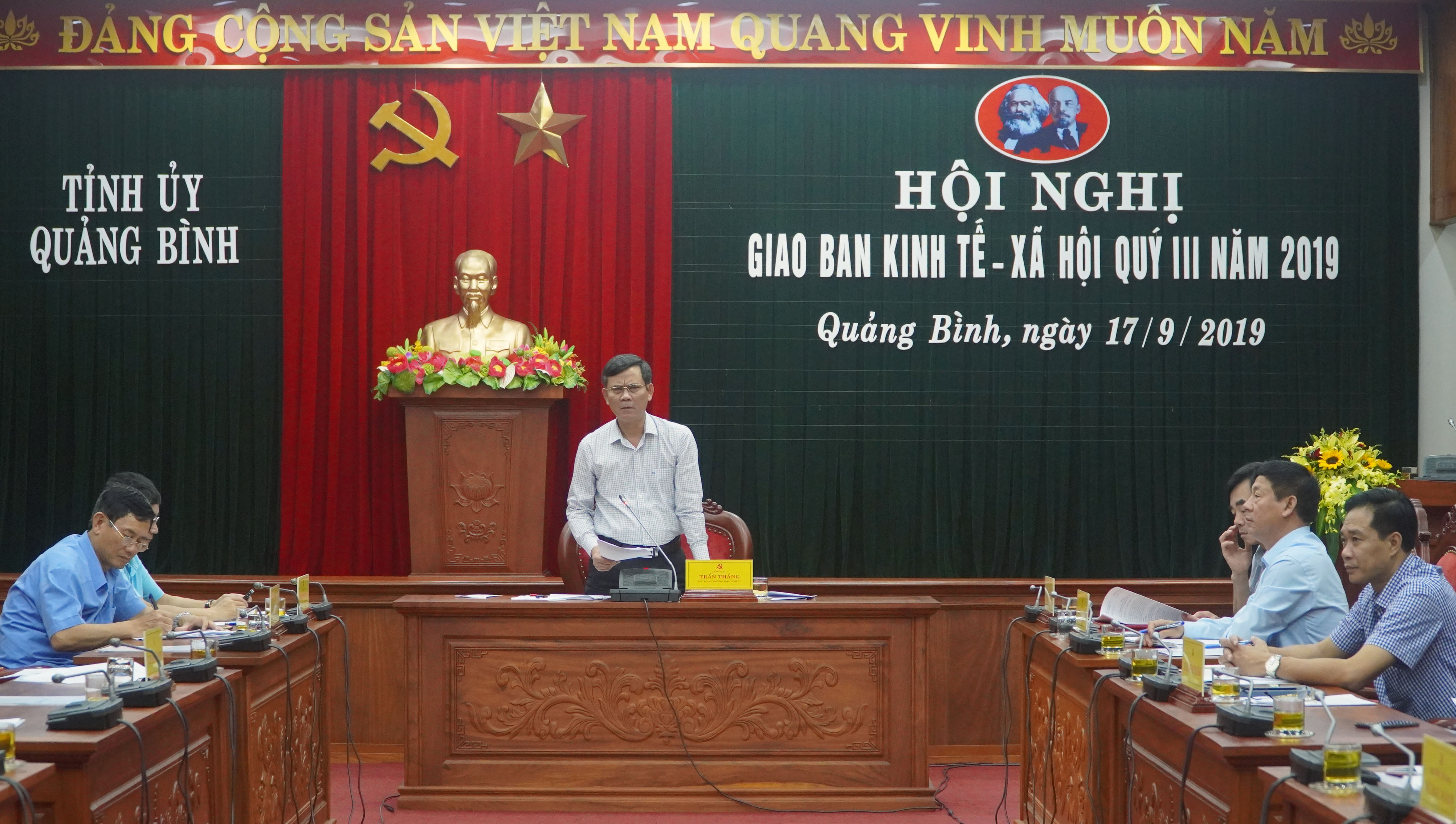 Tập trung lãnh đạo, chỉ đạo đồng bộ các giải pháp phát triển kinh tế-xã hội