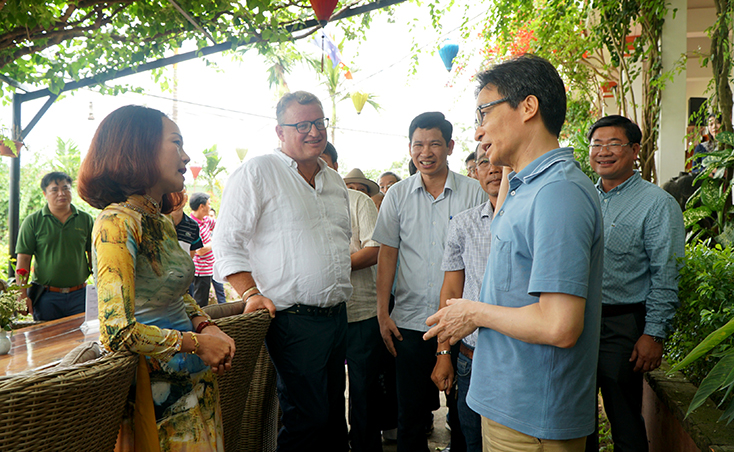 Đất lành...