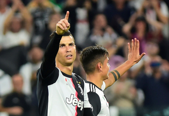 Ronaldo 'nổ súng', Juventus đè bẹp Leverkusen