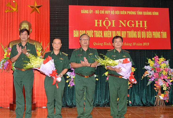 BĐBP tỉnh:  Bàn giao chức trách, nhiệm vụ Chỉ huy trưởng BĐBP tỉnh