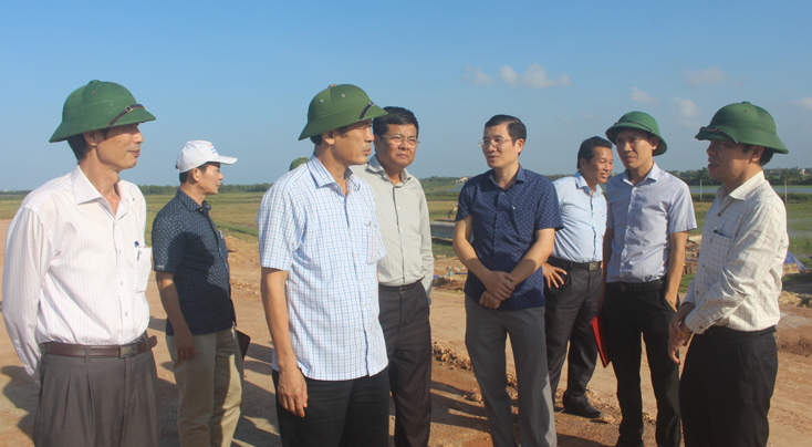 Đẩy nhanh tiến độ thi công hệ thống đường từ cầu Nhật Lệ 2 đến đường Hồ Chí Minh nhánh Đông