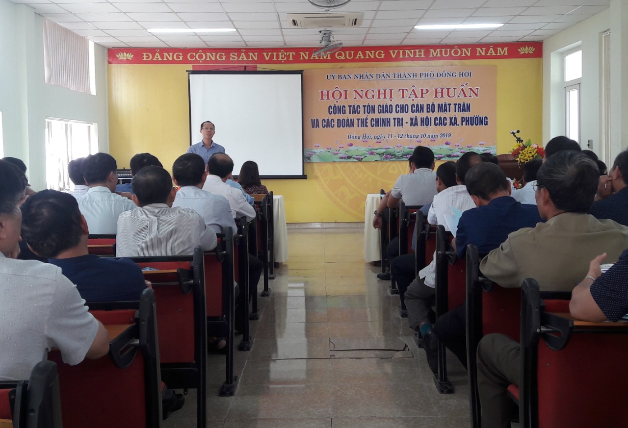 TP. Đồng Hới: Tập huấn công tác tôn giáo cho cán bộ Mặt trận và tổ chức đoàn thể