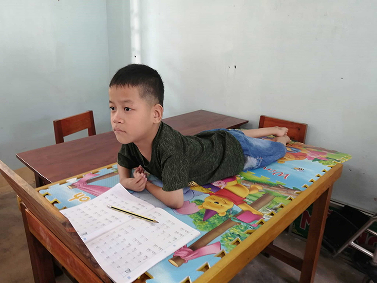 Khát khao được đến trường của cậu bé tật nguyền
