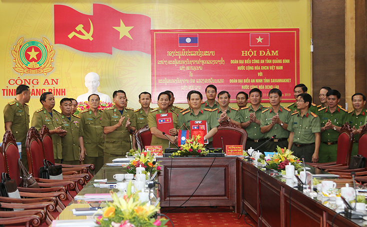 Ký kết biên bản ghi nhớ về bảo đảm an ninh trật tự