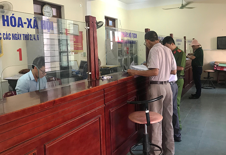 Củng cố vững chắc niềm tin của nhân dân