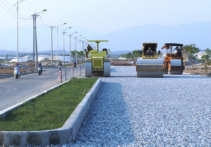 Quảng Trạch:  Đẩy nhanh tiến độ thi công các công trình xây dựng cơ bản