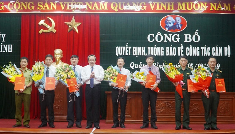 Thường trực Tỉnh ủy: Công bố quyết định, thông báo về công tác cán bộ