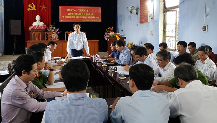 Thường trực Thị ủy Ba Đồn làm việc với Đảng ủy xã Quảng Sơn