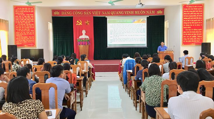 Nâng cao kiến thức pháp luật cho giáo viên dạy giáo dục công dân