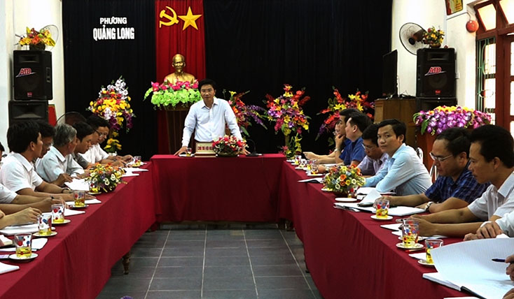 Thường trực Thị ủy Ba Đồn làm việc với Đảng ủy phường Quảng Long