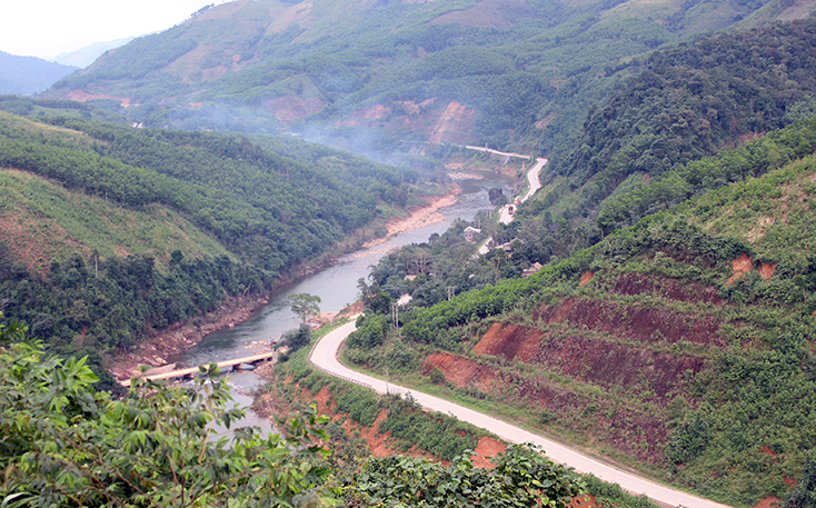 Em là cô giáo cắm bản