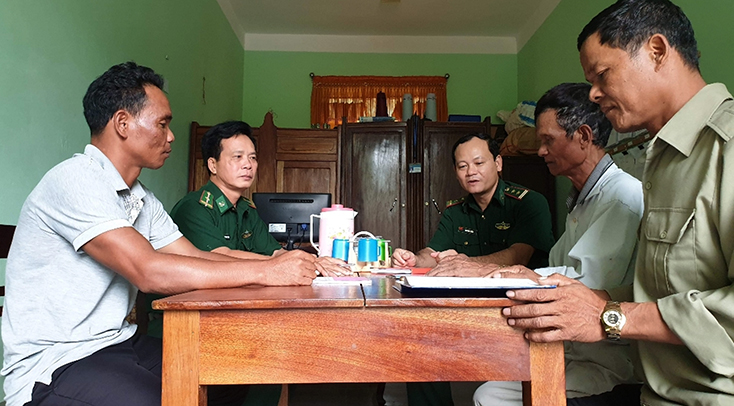 Củng cố hệ thống chính trị nơi biên giới
