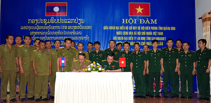 Hội đàm và ký kết biên bản phối hợp