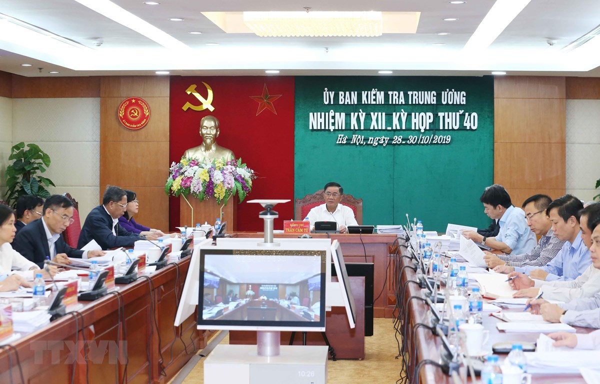 Thi hành kỷ luật Trung tướng Trình Văn Thống bằng hình thức cảnh cáo