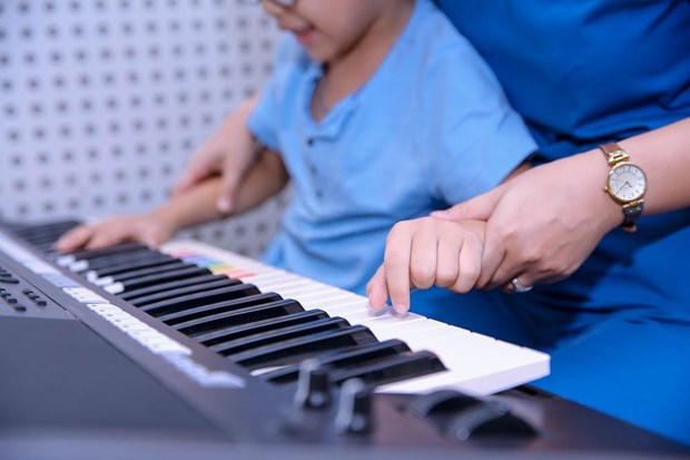 ''Huấn luyện trẻ tự kỷ thành thiên tài là câu chuyện hoang đường''
