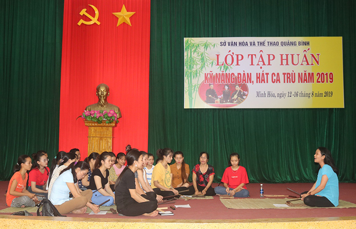 Giữ mãi nghệ thuật hát nhà trò của người Nguồn