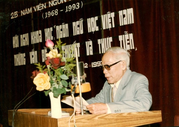 Tiếp nhận hơn 2.000 tài liệu, hiện vật của giáo sư Hoàng Phê