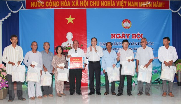 Chủ tịch MTTQ Việt Nam dự Ngày hội Đại đoàn kết tại Hậu Giang