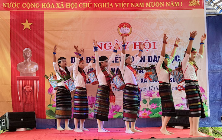 Các địa phương tưng bừng tổ chức ngày hội đại đoàn kết