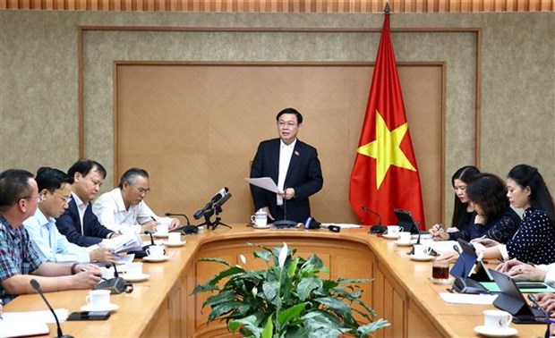 Phó Thủ tướng: Chính phủ bảo đảm điều hòa được cung-cầu thịt lợn