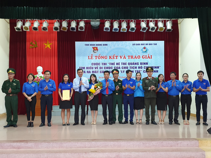 Trao giải cuộc thi "Thế hệ trẻ Quảng Bình tìm hiểu về Di chúc Chủ tịch Hồ Chí Minh"