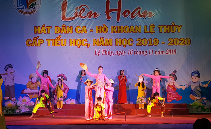 Liên hoan "Hát dân ca-hò khoan Lệ Thuỷ cấp tiểu học"