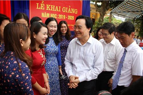 Bộ trưởng GD&amp;ĐT gửi thư chúc mừng các nhà giáo nhân dịp 20-11