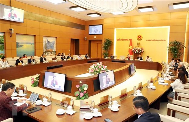 Thông qua Nghị quyết sắp xếp đơn vị hành chính cấp huyện, xã ở 8 tỉnh