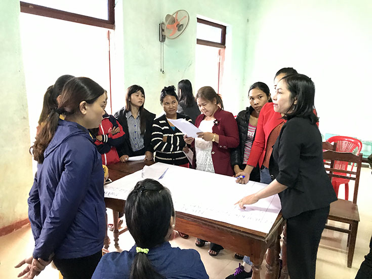 Thành lập các CLB gia đình và pháp luật tại hai huyện Tuyên Hóa và Minh Hóa