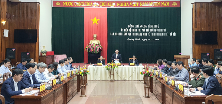 Đồng chí  Vương Đình Huệ, Ủy viên Bộ Chính trị, Phó Thủ tướng Chính phủ thăm và làm việc tại Quảng Bình