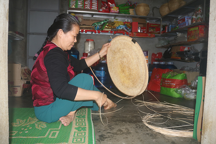 Ngồi xe lăn vẫn "kéo" được cả chục hộ... thoát nghèo!