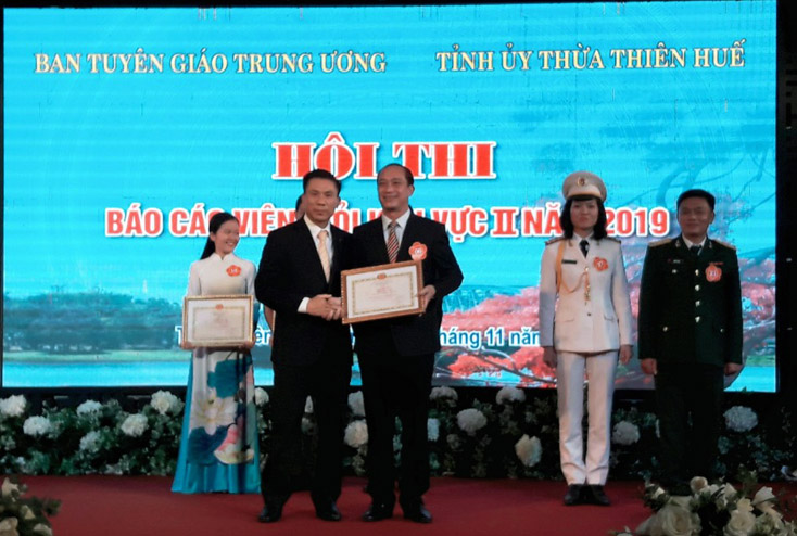 Hội thi báo cáo viên giỏi khu vực II năm 2019: Đoàn Quảng Bình giành giải nhất