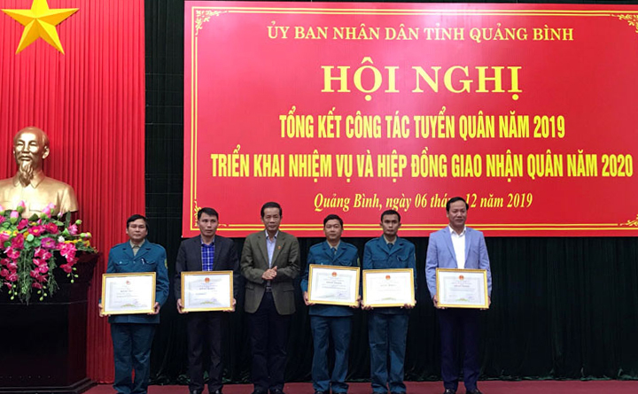 Thực hiện đăng ký, quản lý công dân trong độ tuổi nhập ngũ từ cơ sở