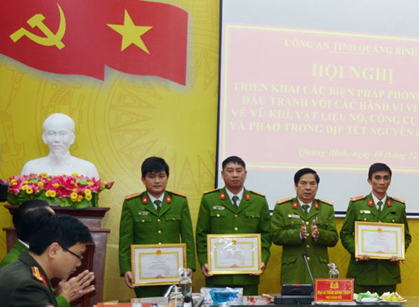 Tăng cường đấu tranh, ngăn chặn các hành vi vi phạm pháp luật trong dịp Tết Nguyên đán 2020