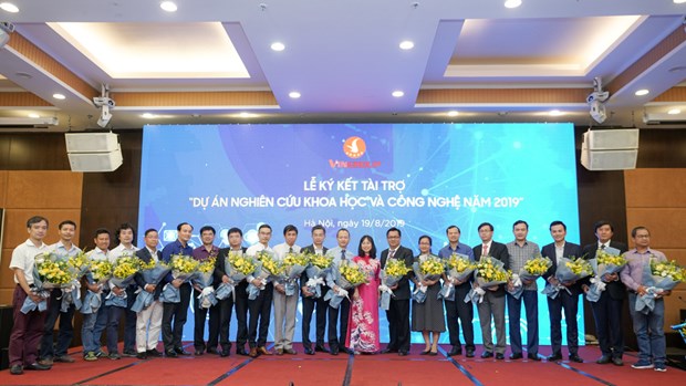 Các nhà khoa học tìm lại cảm hứng nghiên cứu thay vì "trả bài"