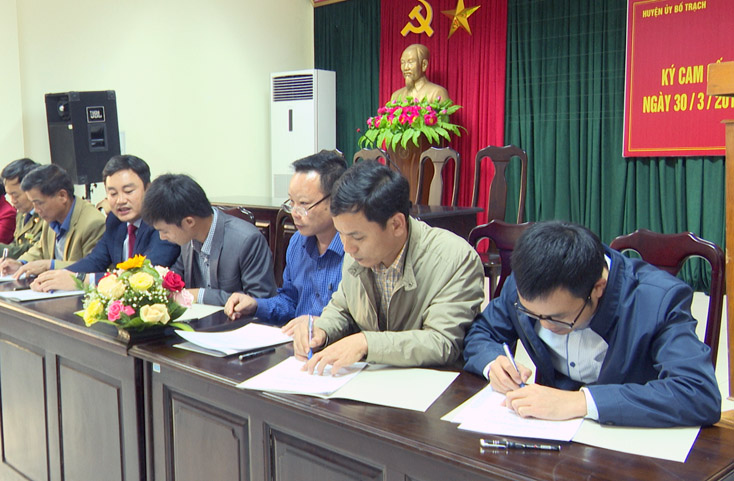 Bố Trạch: Ký cam kết thực hiện trách nhiệm người đứng đầu, cấp phó của người đứng đầu