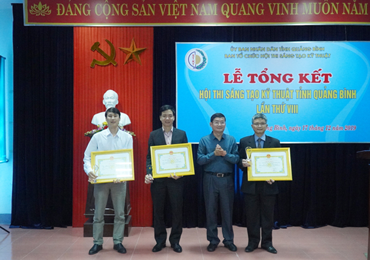 Trao giải Hội thi Sáng tạo kỹ thuật tỉnh Quảng Bình lần thứ VIII