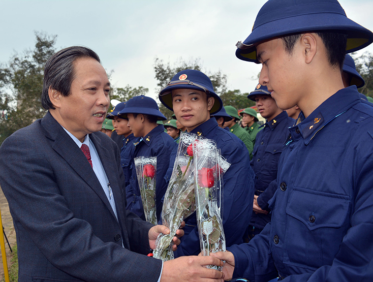Quyết tâm xây dựng nền quốc phòng toàn dân và lực lượng vũ trang nhân dân tỉnh vững mạnh toàn diện