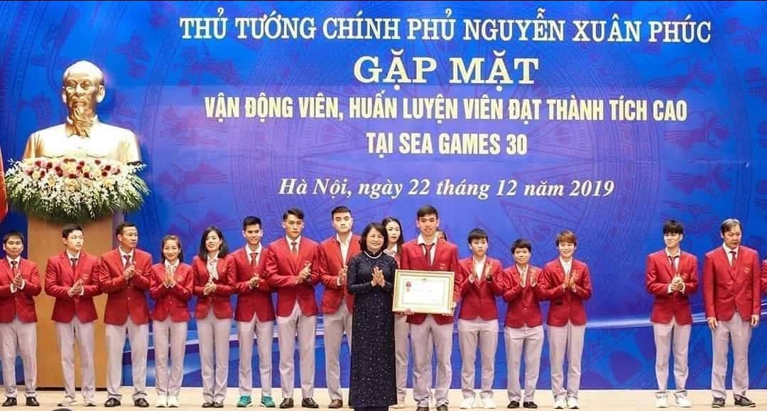 Vận động viên Nguyễn Huy Hoàng được tặng thưởng Huân chương Lao động hạng Ba