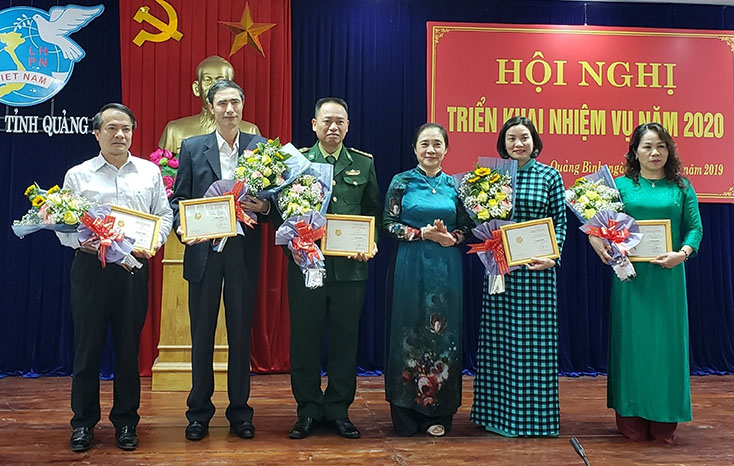 Tuyên truyền, vận động, hỗ trợ phụ nữ phát triển toàn diện