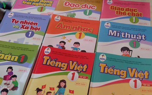 Các nhà xuất bản phải công khai giá sách giáo khoa lớp 1 trước 15-2