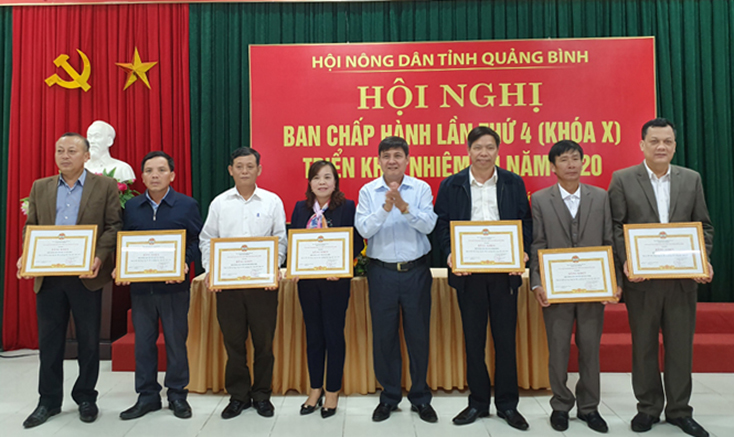 Nâng cao vai trò chủ thể của nông dân trong phát triển nông nghiệp và xây dựng nông thôn mới