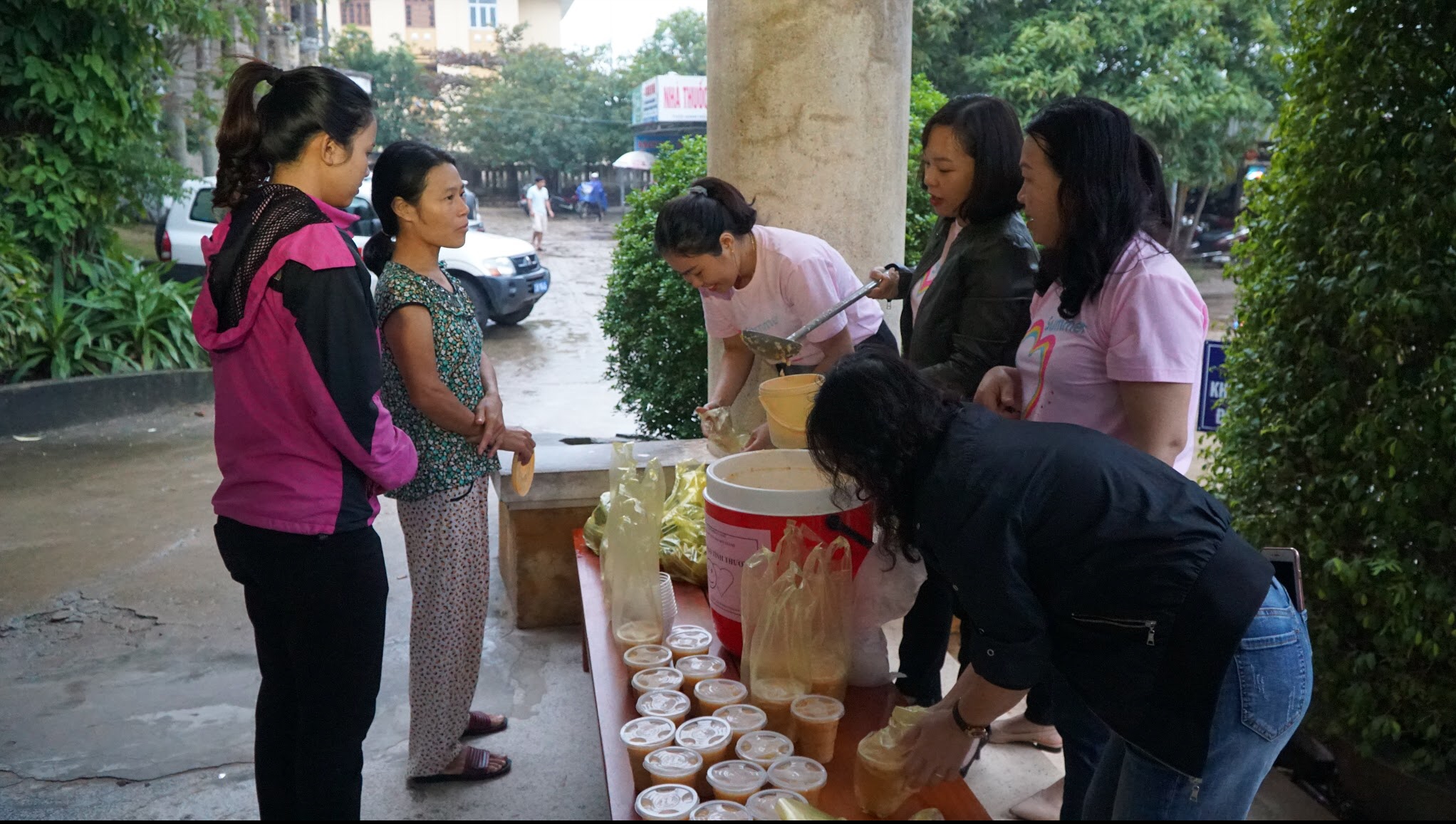 Nồi cháo yêu thương, ấm lòng người bệnh