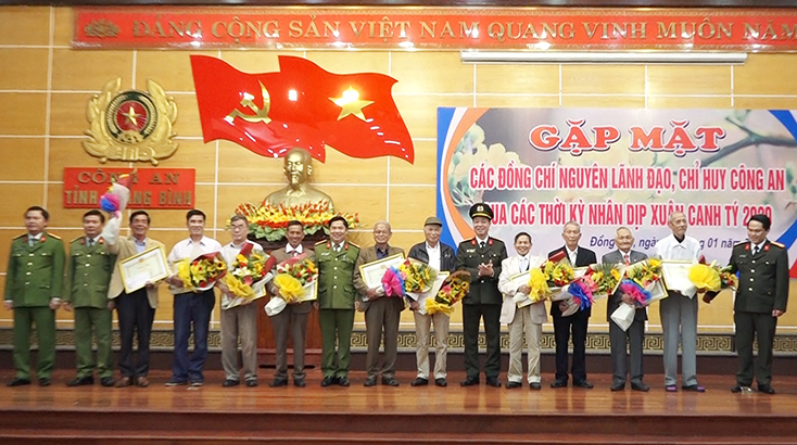 Gặp mặt các đồng chí nguyên lãnh đạo, chỉ huy công an qua các thời kỳ