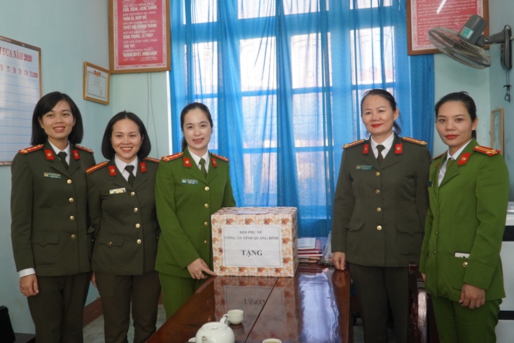 Những "bóng hồng" tiên phong